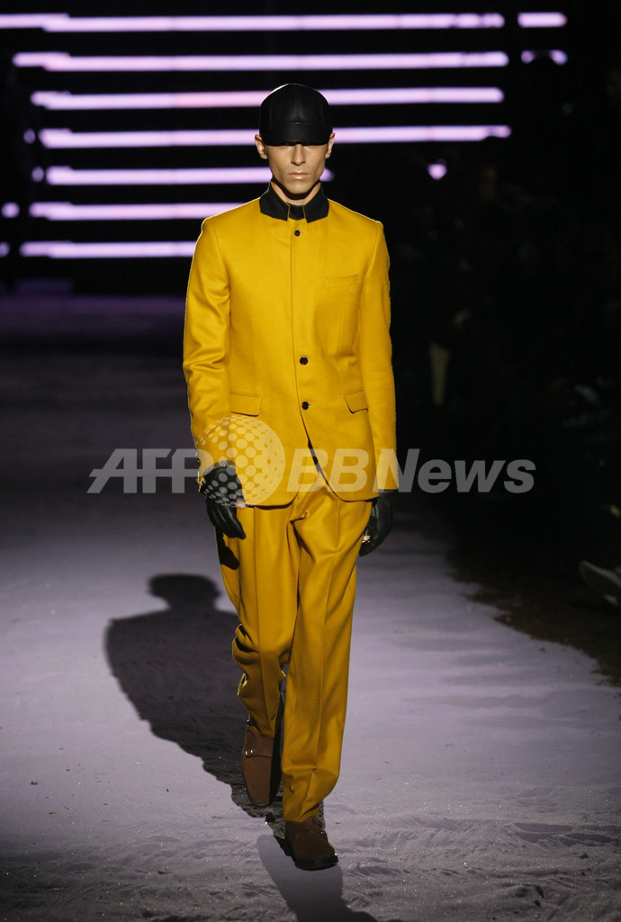 ＜09/10年秋冬東京・コレクション＞ジョン ローレンス サリバン、新作を発表