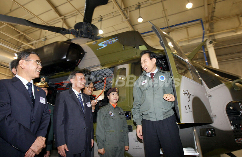 韓国軍、新型軍事輸送ヘリコプター「Surion」を公開