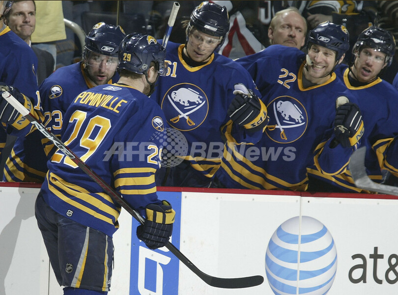 ＜06-07NHL プレーオフ＞セイバーズ アイランダーズを降しカンファレンス準決勝進出を決める - 米国