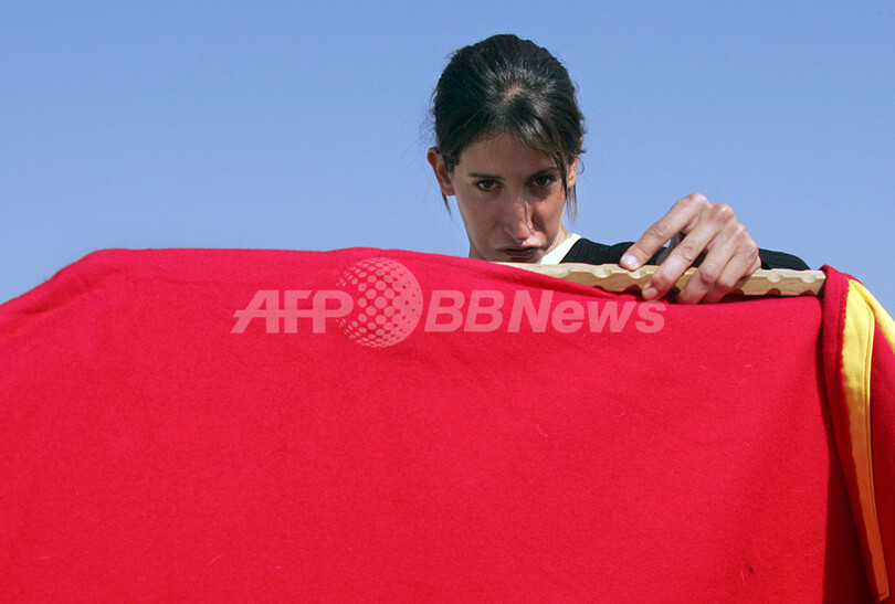 伝統的男社会に挑む19歳の女闘牛士 - フランス