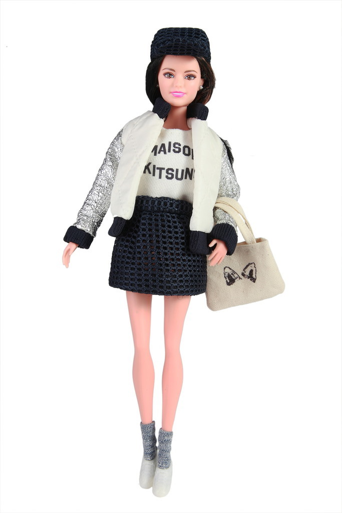 「メゾン キツネ」もスタイリング、バービー展覧会 - パリ