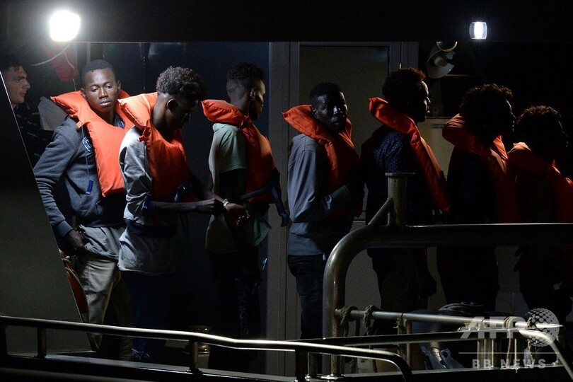 マルタ、救助船の移民65人を一時受け入れ 欧州各国への移送を発表