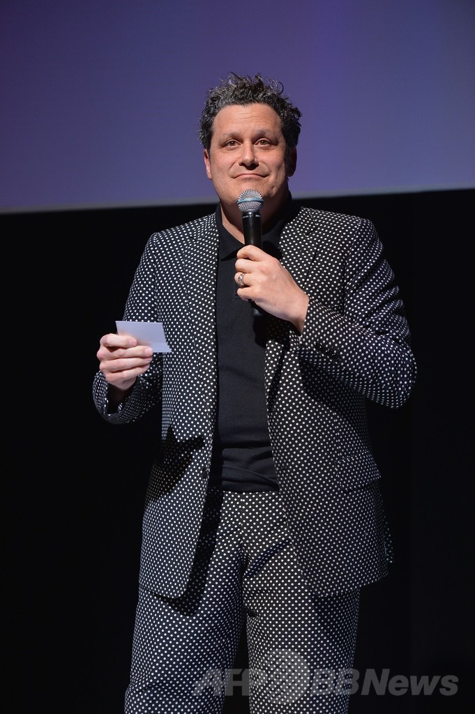 アイザック・ミズラヒがホスト、スプリングパーティー