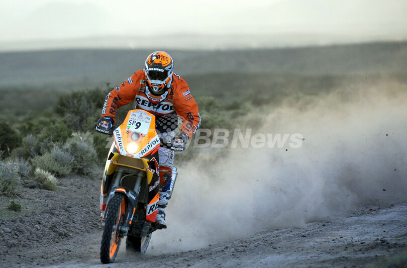 コマ 二輪部門第4ステージ制し首位守る、ダカールラリー