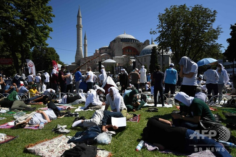 アヤソフィア、再モスク化後初の礼拝 トルコ大統領も参加