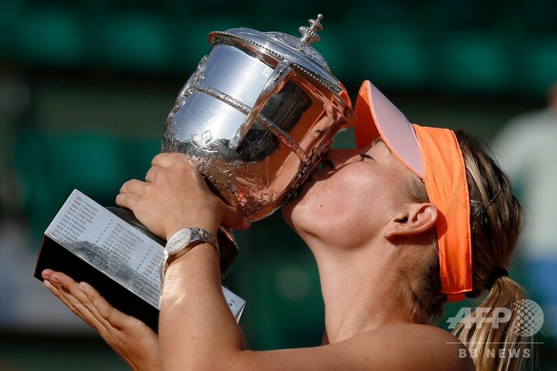 「テニスよ、さようなら」 シャラポワ、引退を表明