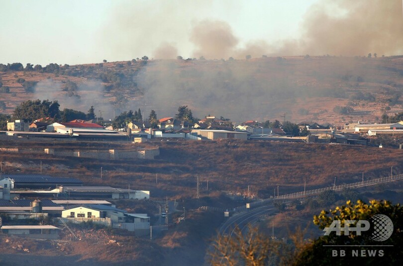 イスラエル軍、レバノンに砲撃 ミサイル発射受け反撃