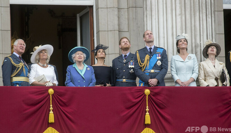 英王室暴露本、オランダ語版販売中止に 差別発言の王族を誤って記載