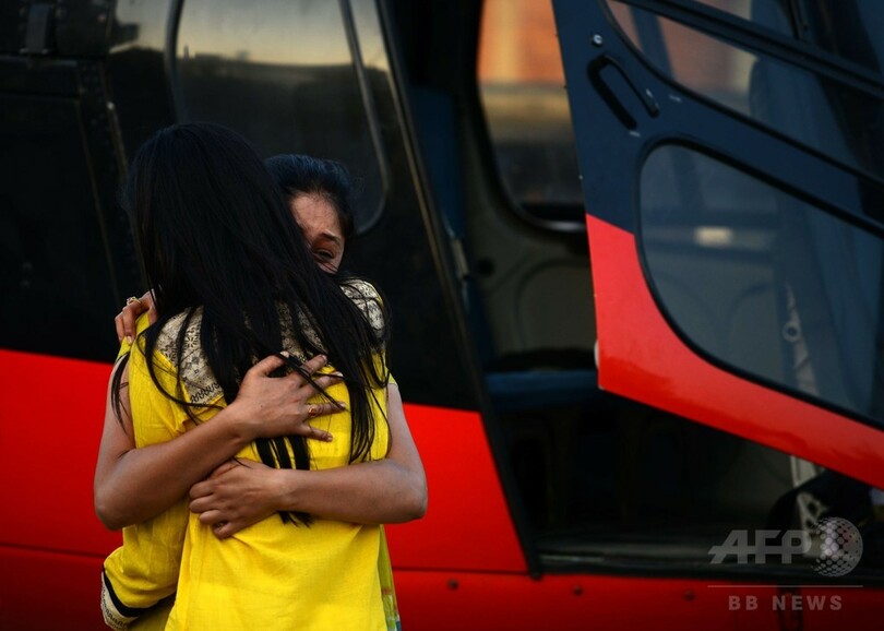 ネパールで地震救援ヘリ墜落、4人死亡