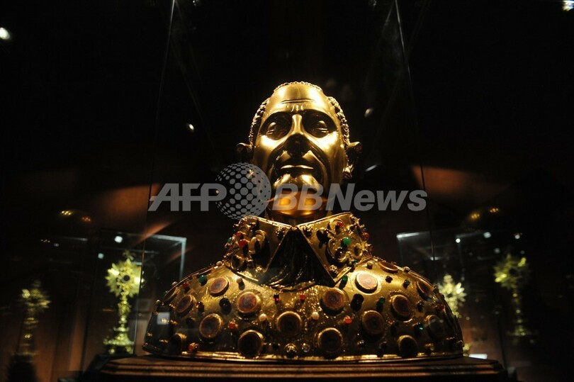 煌びやかな宝石も、聖ヤヌアリウスの財宝の展覧会開催へ