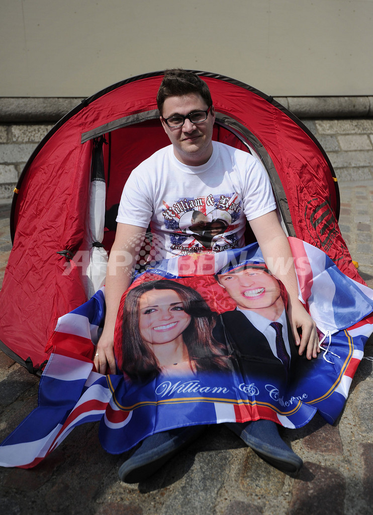 英王子のロイヤルウエディングを待ちきれない人々