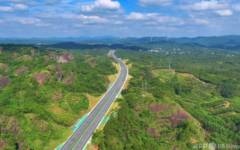 世界レベルの橋竣工 南寧・湛江間高速道路の広西側区間が開通