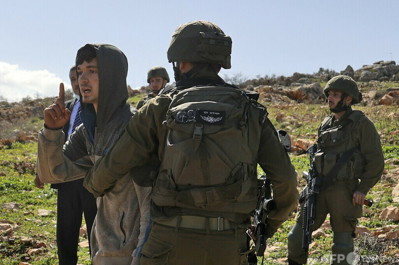 パレスチナ人がオリーブ植樹、ヨルダン側西岸 イスラエルは軍を派遣