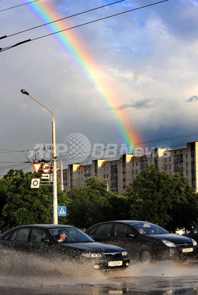 ベラルーシの空にかかる虹 写真1枚 国際ニュース Afpbb News