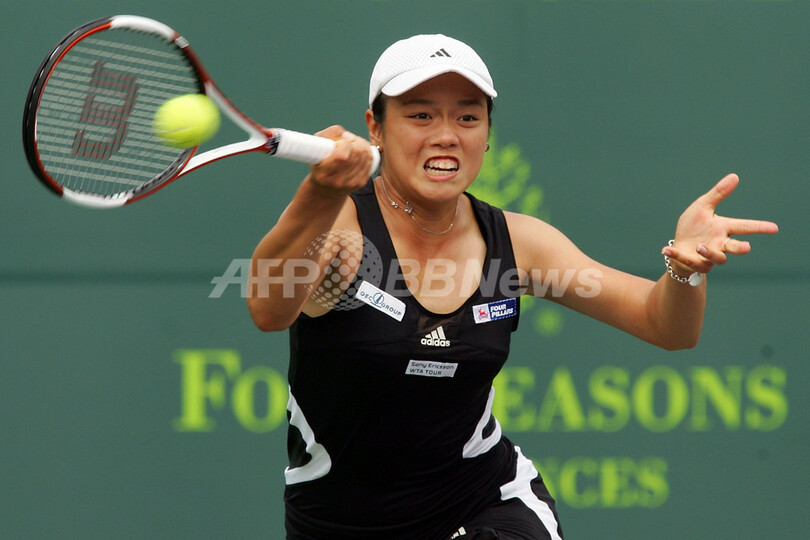 ＜テニス ソニー・エリクソン・オープン2007＞女子シングルス、シャラポワ ユンジャンを降し3回戦へ - 米国
