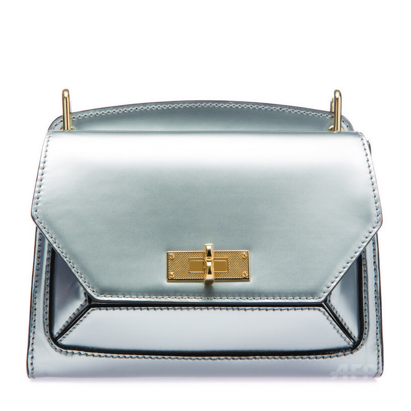 バリー新作アイコンバッグ「スージー」に注目