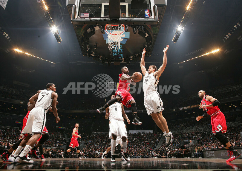 ネッツが勝利、対戦成績を2勝3敗に NBAプレーオフ