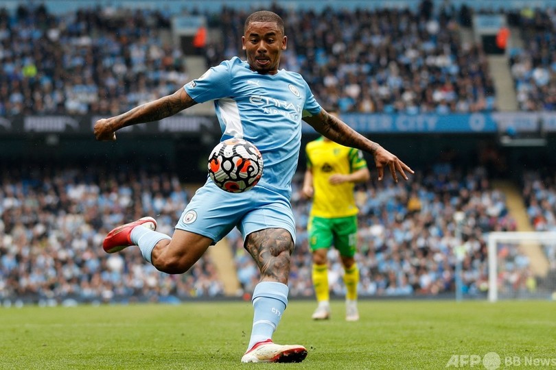 グリーリッシュ初得点のシティが5発快勝、リバプールは連勝発進