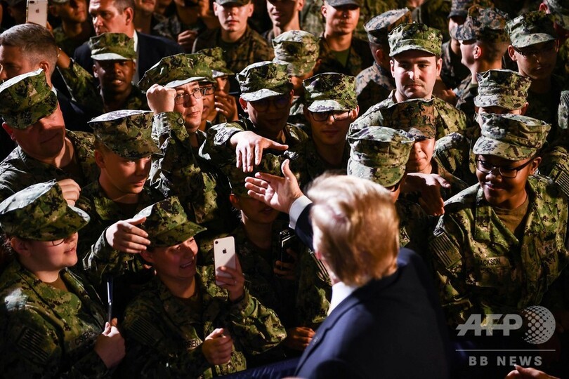 トランプ氏、横須賀基地を訪問 海自護衛艦「かが」視察