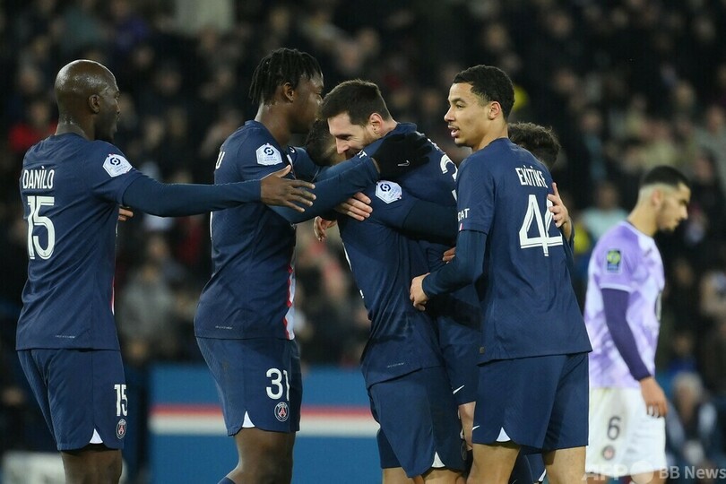 メッシが華麗な決勝弾 PSG逆転勝利で首位維持