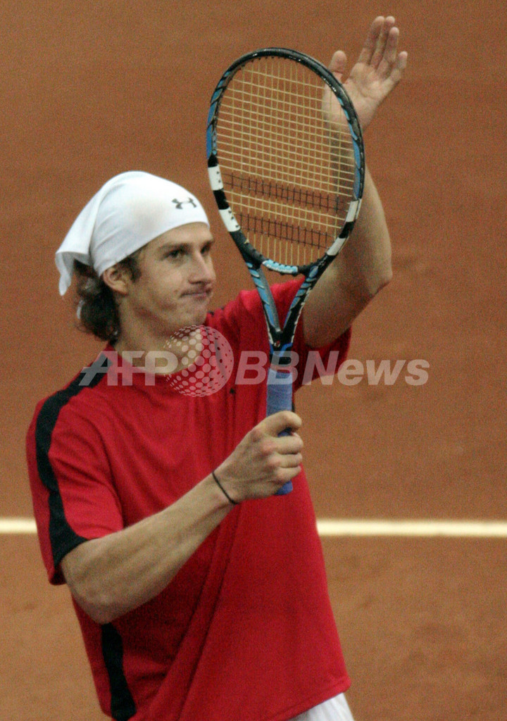 ロシア アンドレエフが第1試合を制す