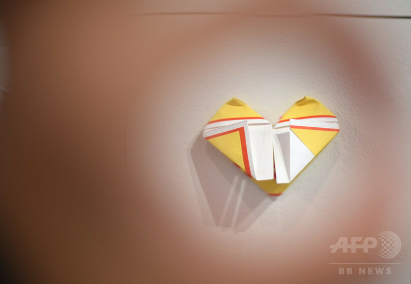 箸袋がアートに七変化「ジャパニーズチップ」展　東京