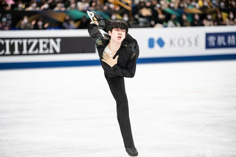 宇野連覇へ首位発進 前日負傷もSP今季世界最高 世界フィギュア