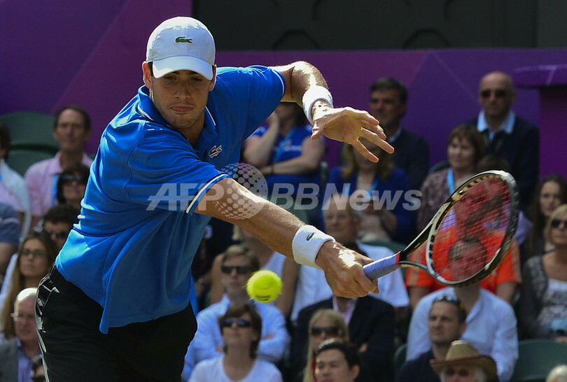 フェデラー、イズナーに勝利し男子シングルス4強入り
