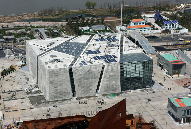 上海万博、空から見た各国パビリオンと会場周辺