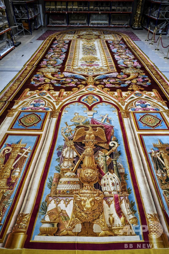 ノートルダムの貴重なタペストリー、大きな損傷免れる 消火の水吸収