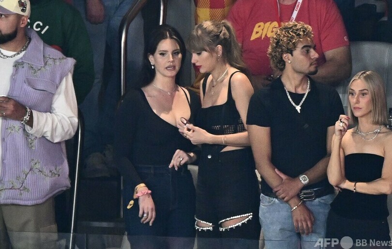 T・スウィフトさん、スーパーボウル観戦 恋人ケルシーを応援