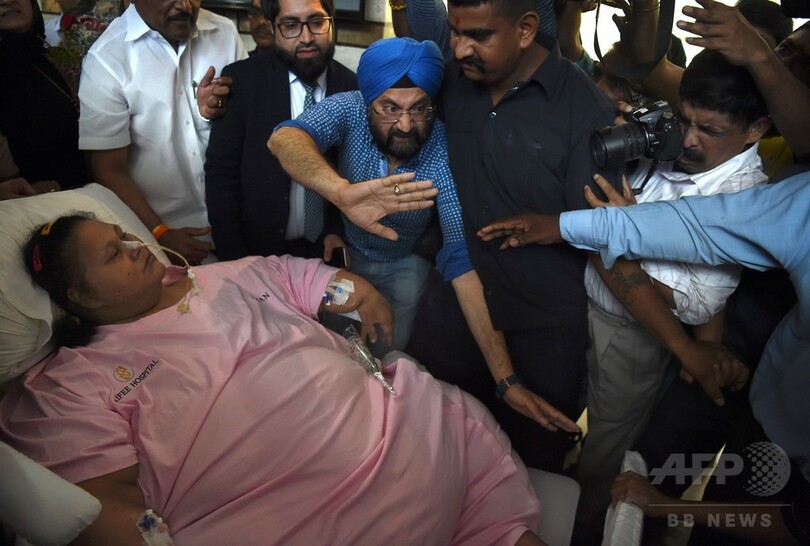 「世界で最も重い女性」が退院、インドを離れUAEで治療継続へ