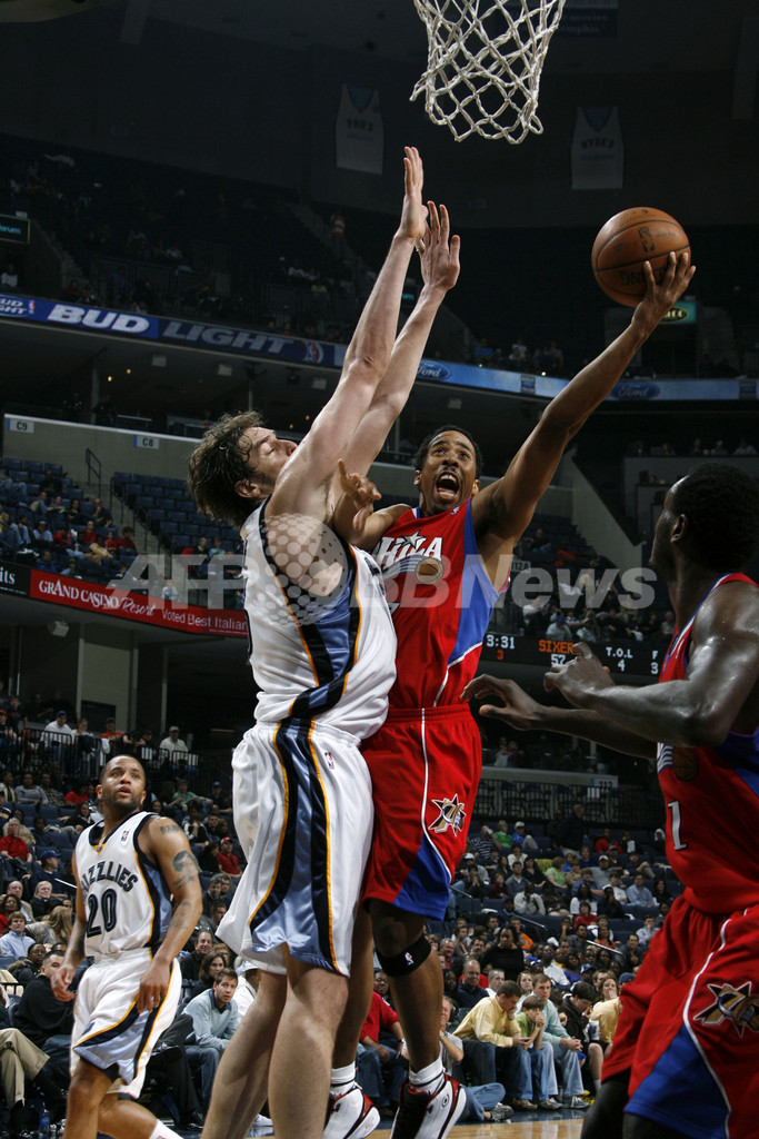 セブンティシクサーズ グリズリーズを降し連敗を2で止める