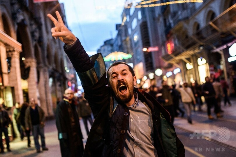 トルコで著名クルド人弁護士射殺、民族間の緊張高まる