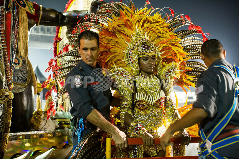 サンパウロのカーニバル、華やかに開幕