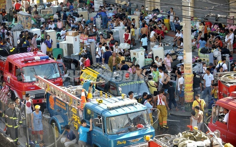 マニラのスラム街で火災、4000世帯家失う