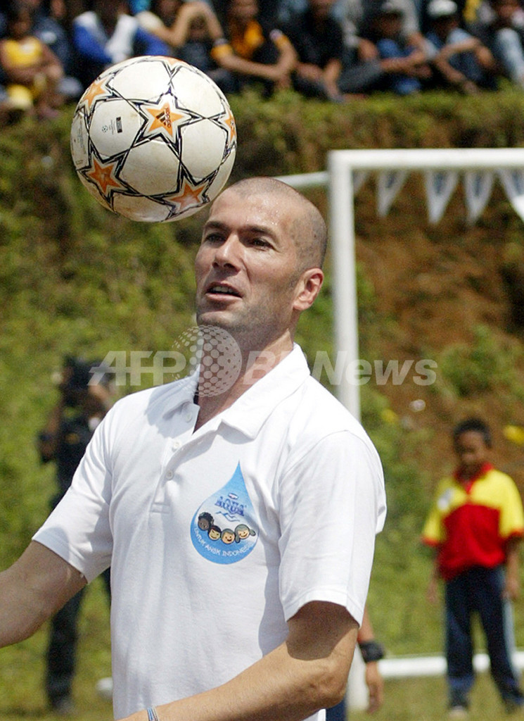 ジダン氏 訪問先のインドネシアでサッカークリニックを開催 写真8枚 国際ニュース Afpbb News