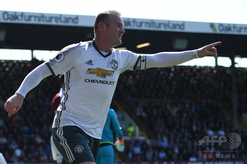 リバプールはベンテケに手痛い恩返し弾食らう、マンUは快勝