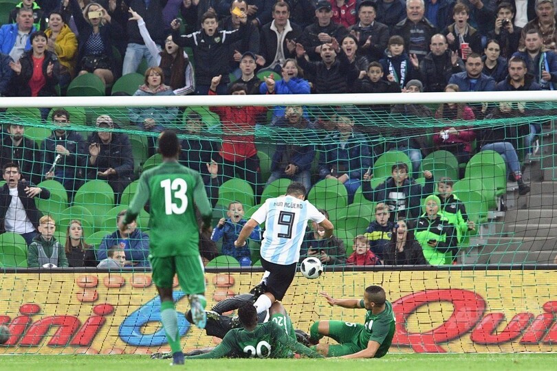 アグエロが病院へ搬送される、ナイジェリア戦のHTに控室で倒れる