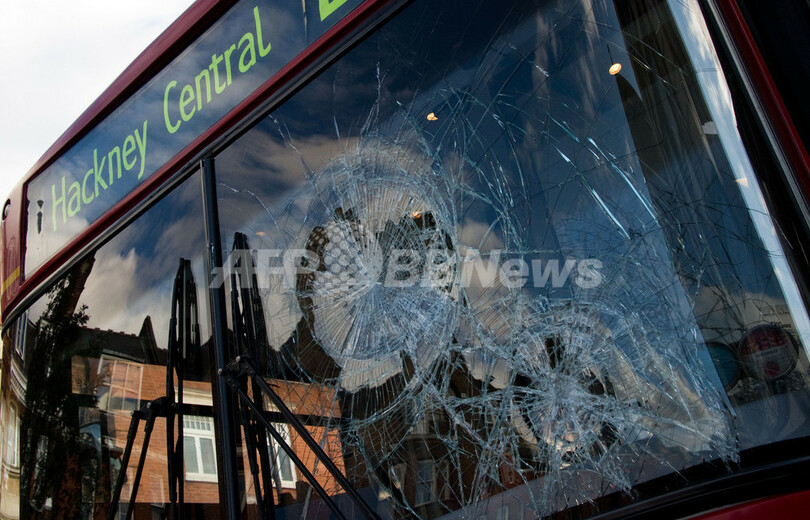 英ロンドンの暴動、市内各地に火の手 バーミンガムやリバプールにも飛び火