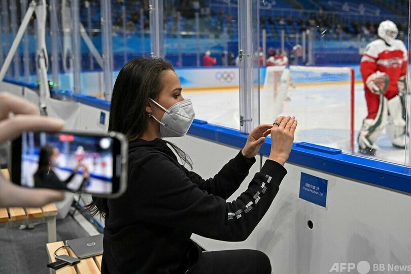 ザギトワがアイホ男子ROC戦を観戦、北京冬季五輪