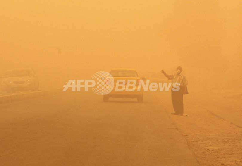 イラクの首都で砂嵐、イランの核協議にも影響か