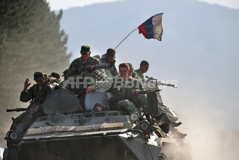 ロシア軍戦車、グルジア警察の検問を突破