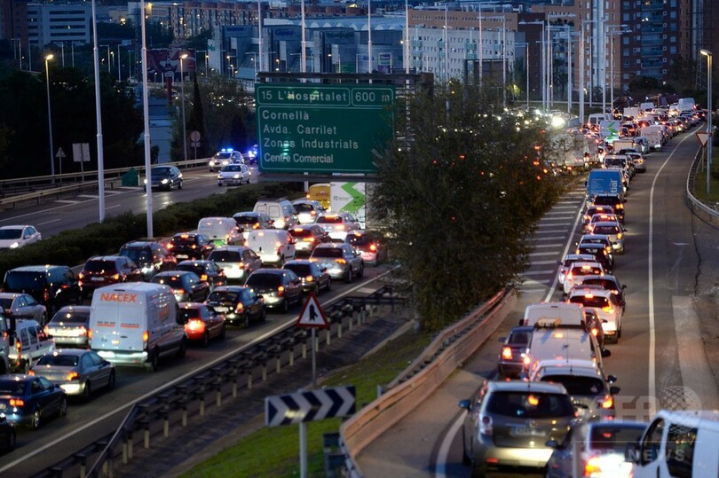 カタルーニャ独立派がスト、道路や線路封鎖 混乱広がる