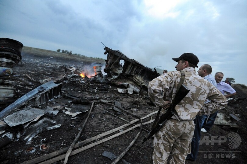 ウクライナでマレーシア航空機撃墜か、295人全員死亡の情報