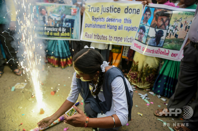 女性獣医師集団レイプ殺害の容疑者射殺、人権団体が調査開始 インド