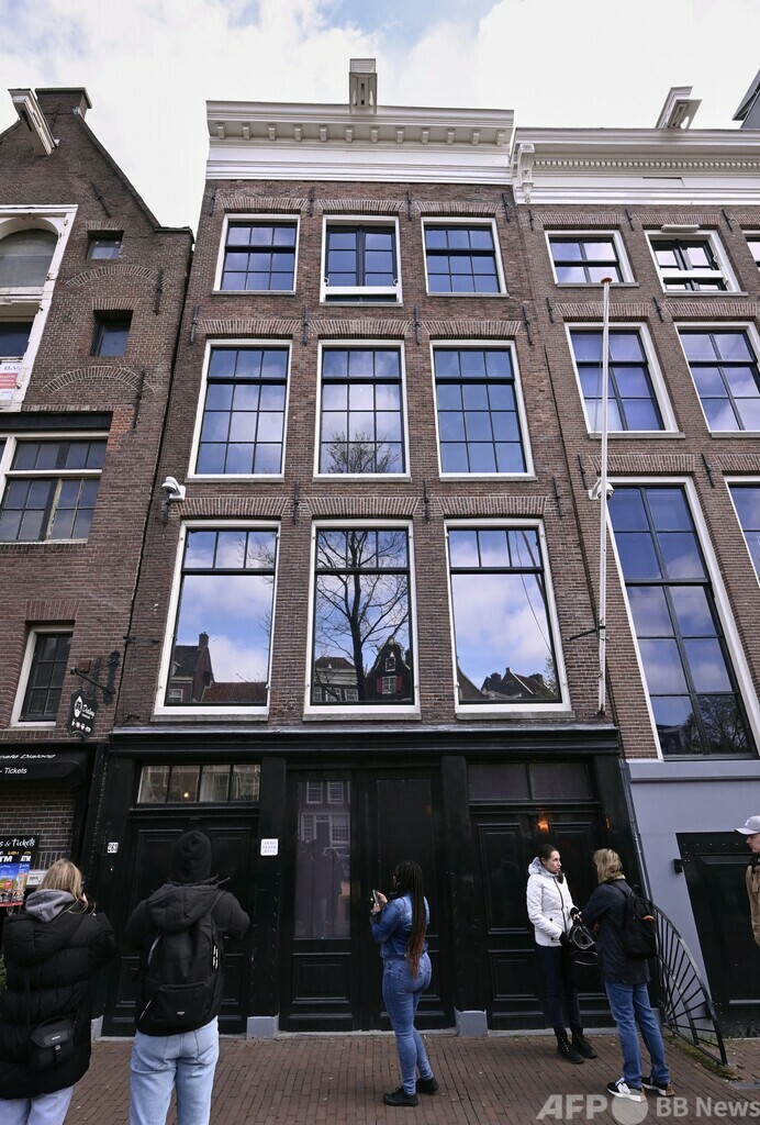 「ガザを解放せよ」 アンネ・フランク像に落書き オランダ