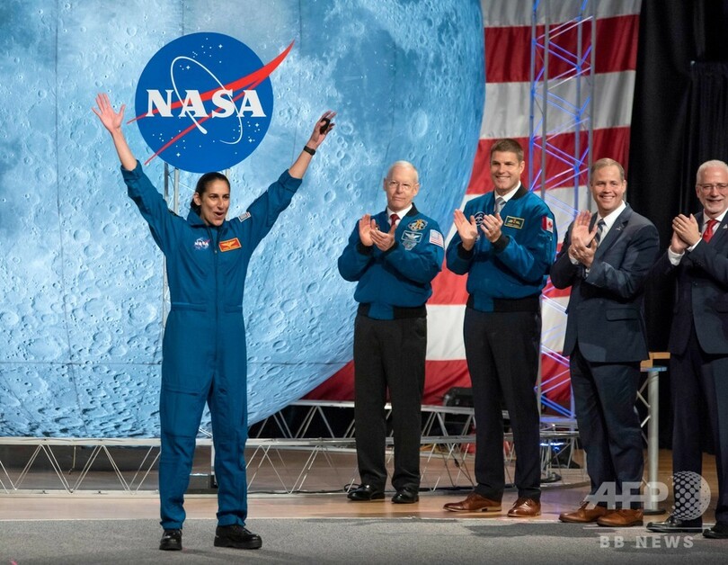 NASA、宇宙飛行士候補生の公開卒業式を開催