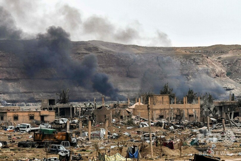 IS戦闘員らが続々投降、「カリフ制国家」壊滅後 シリア東部