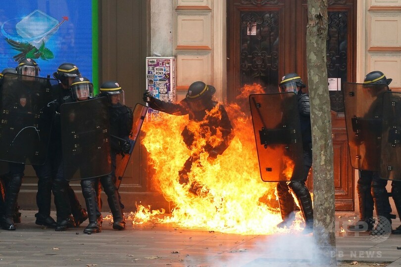 フランス各地で労働法改革に抗議デモ、警官隊と衝突